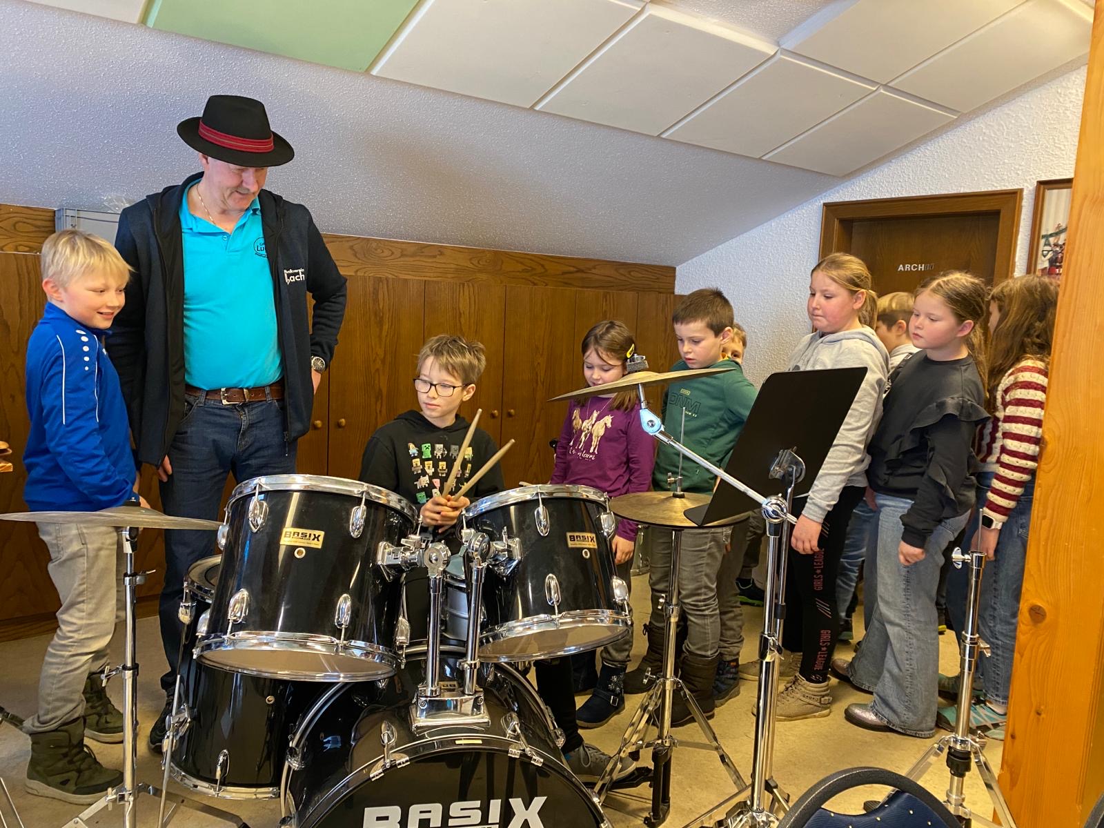 Instrumente vorstellen Volksschule Julbach, Musikverein Julbach